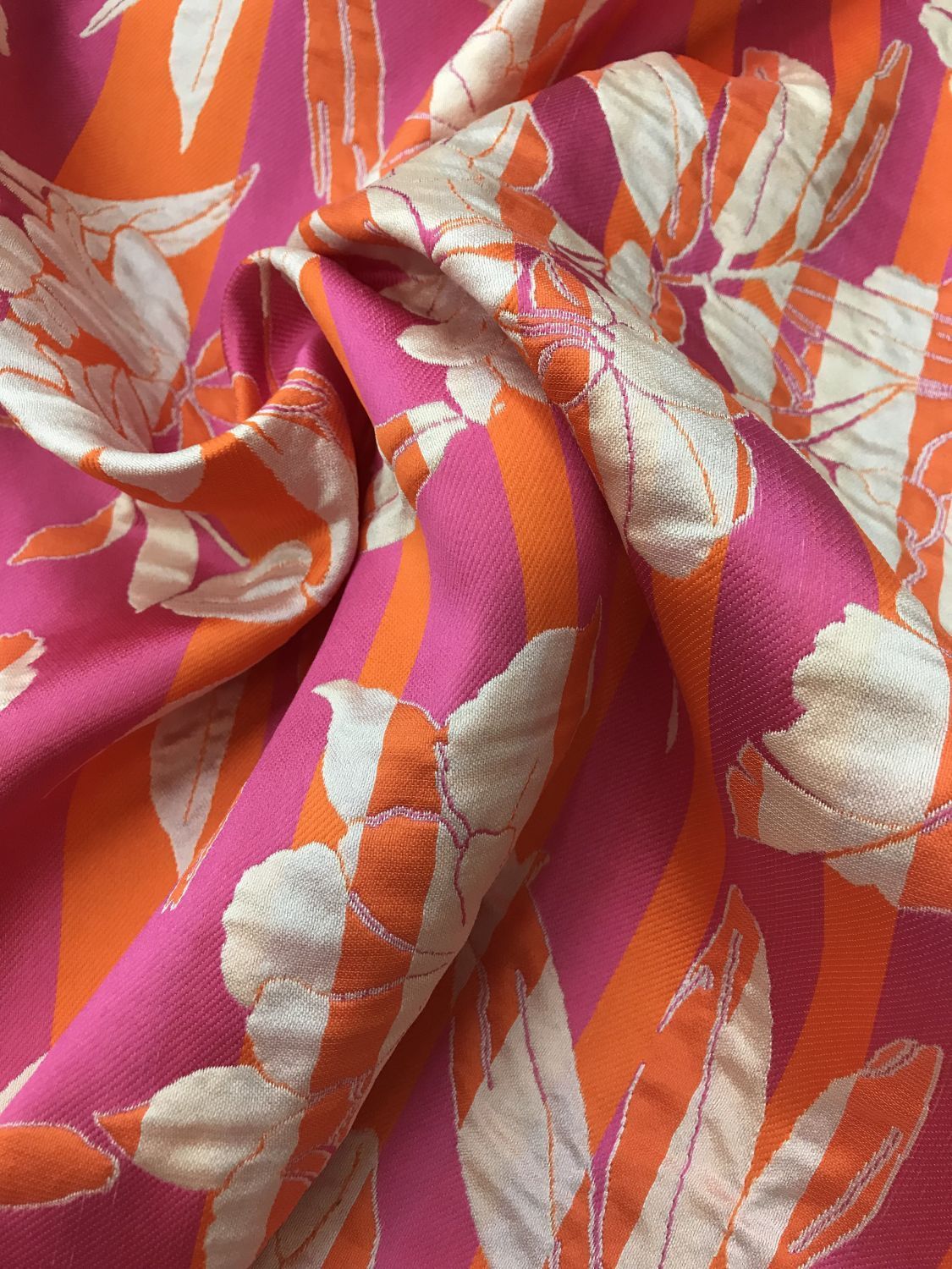 Ткань жаккардовая дизайн PAROSH цвета бежево виолово оранжевый