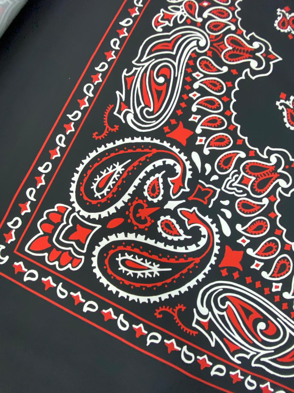 Ткань котон купонный с эластаном с рисунком на чёрном фоне