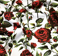 Ткань шелк красными розами