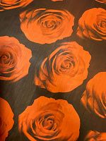 Ткань шёлк органза на чёрном фоне оранжевые розы